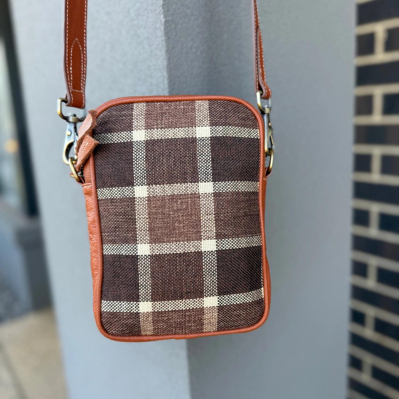 Coach Crossbody Bag Style – Vintage Fabric & Leather Purse for Women Leather Lovers