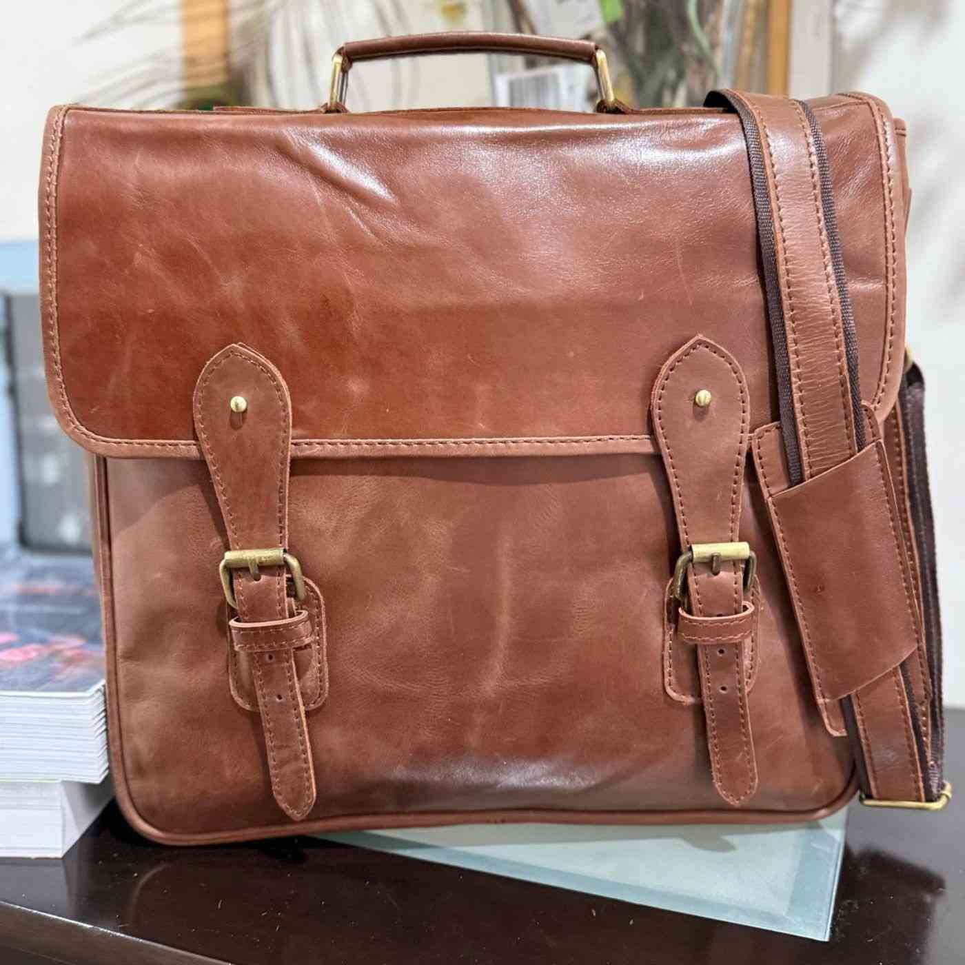 Laptop Messenger Bag – Sleek, Smart & Professional Carry Leather Lovers