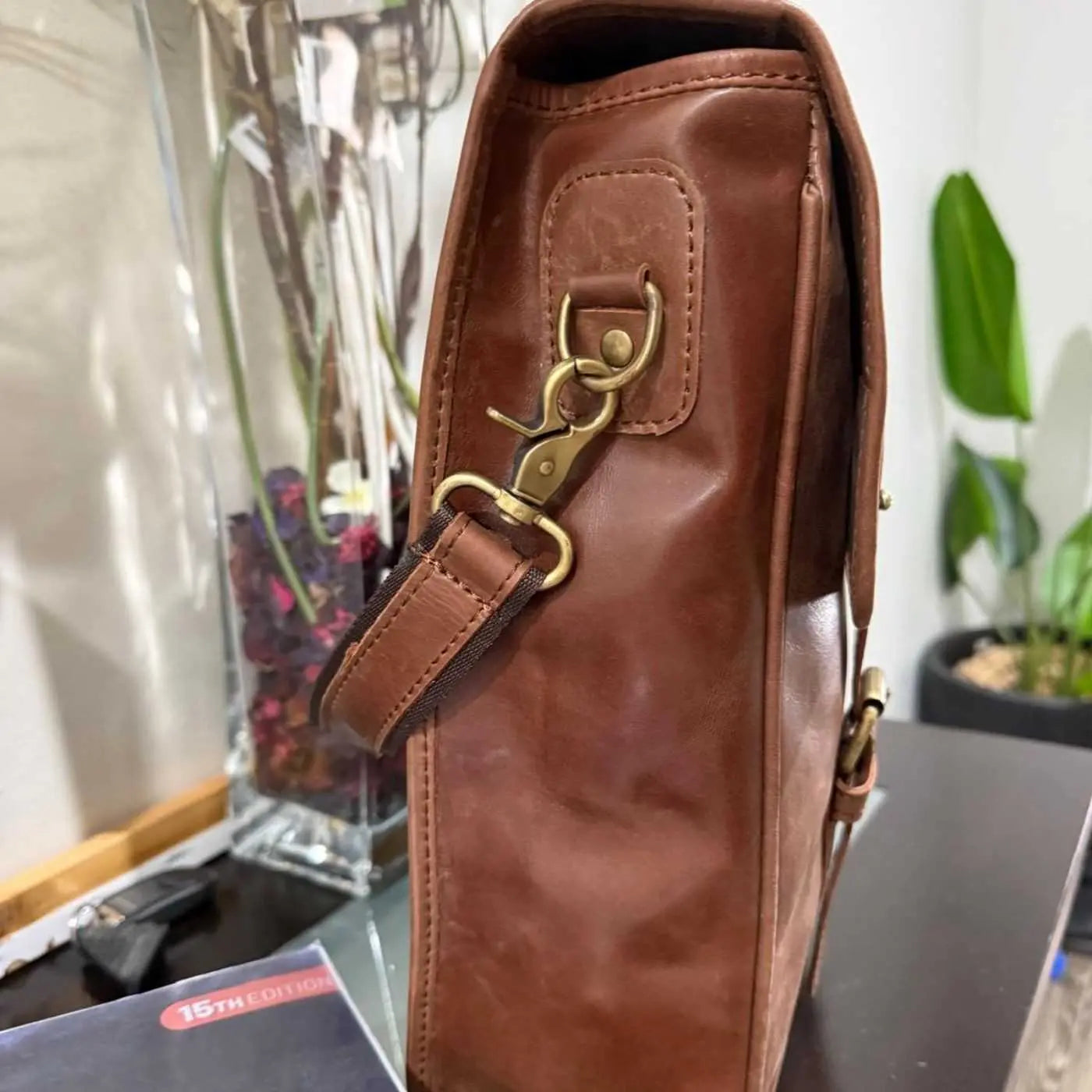 Laptop Messenger Bag – Sleek, Smart & Professional Carry Leather Lovers