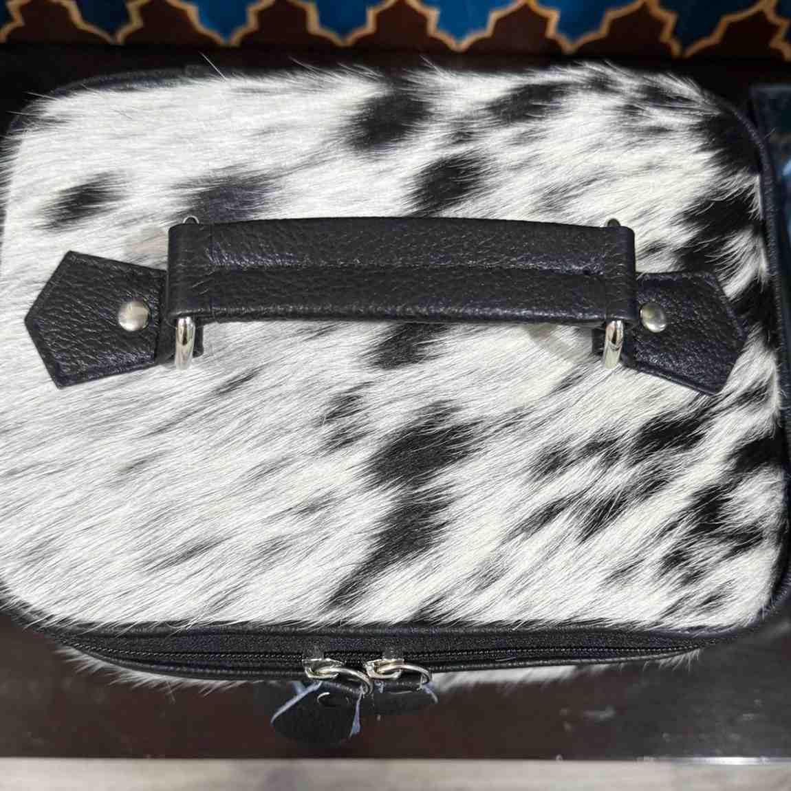 Cowhide Makeup Beauty Box – Cosmetic Case with Mirror Leather Lovers
