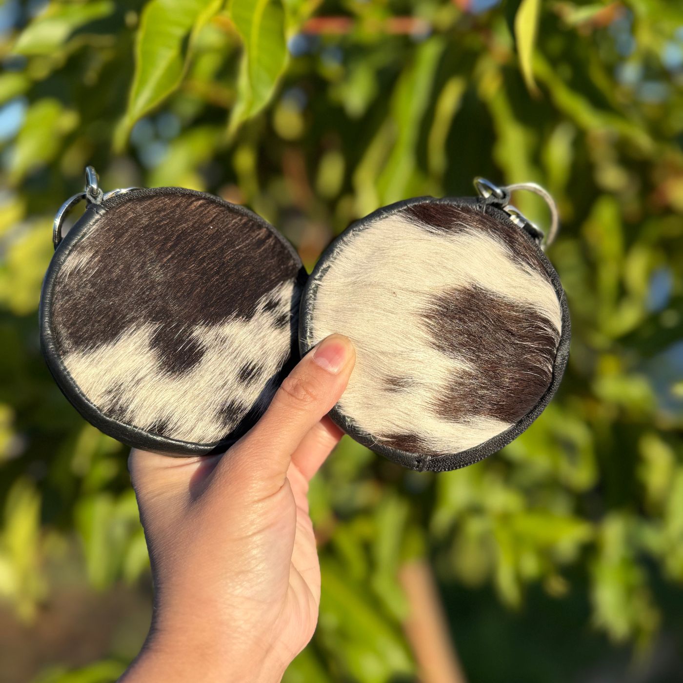 Cowhide Coin Zipper Round Wallet – Leather Lovers Leather Lovers