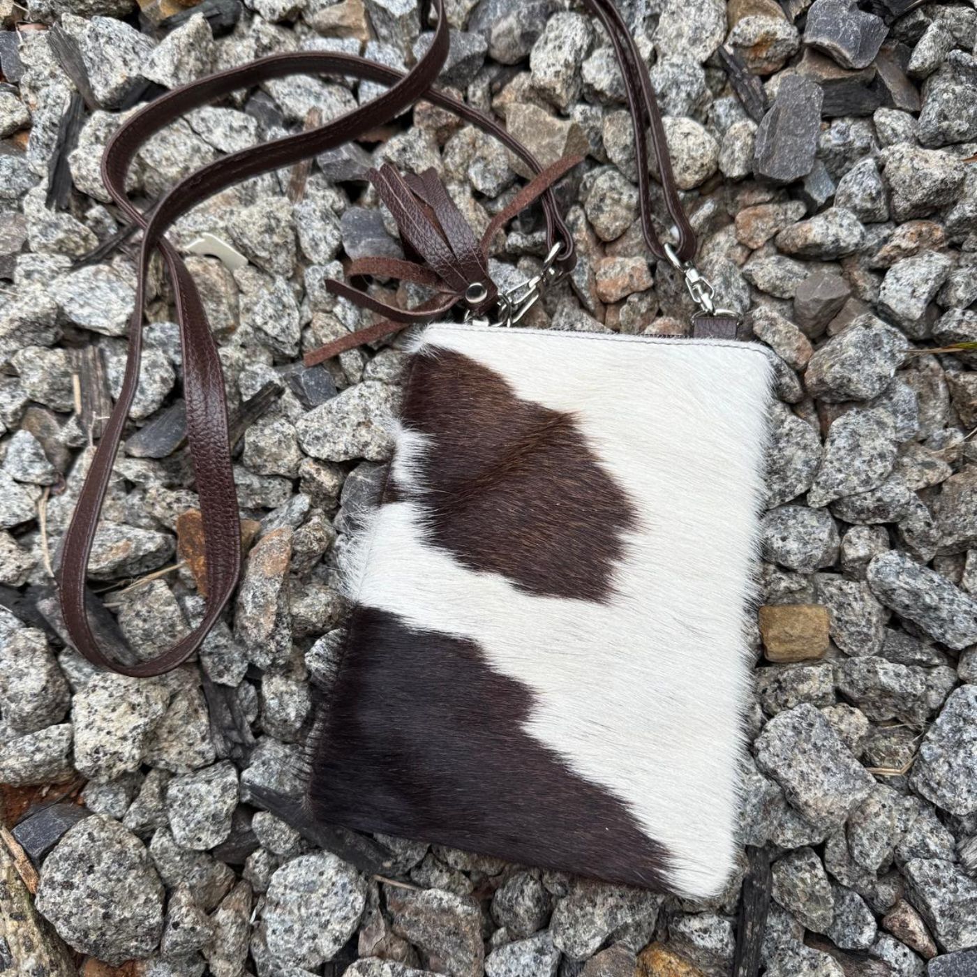 Cowhide Mobile Pouch – Adjustable for All Phone Sizes Leather Lovers