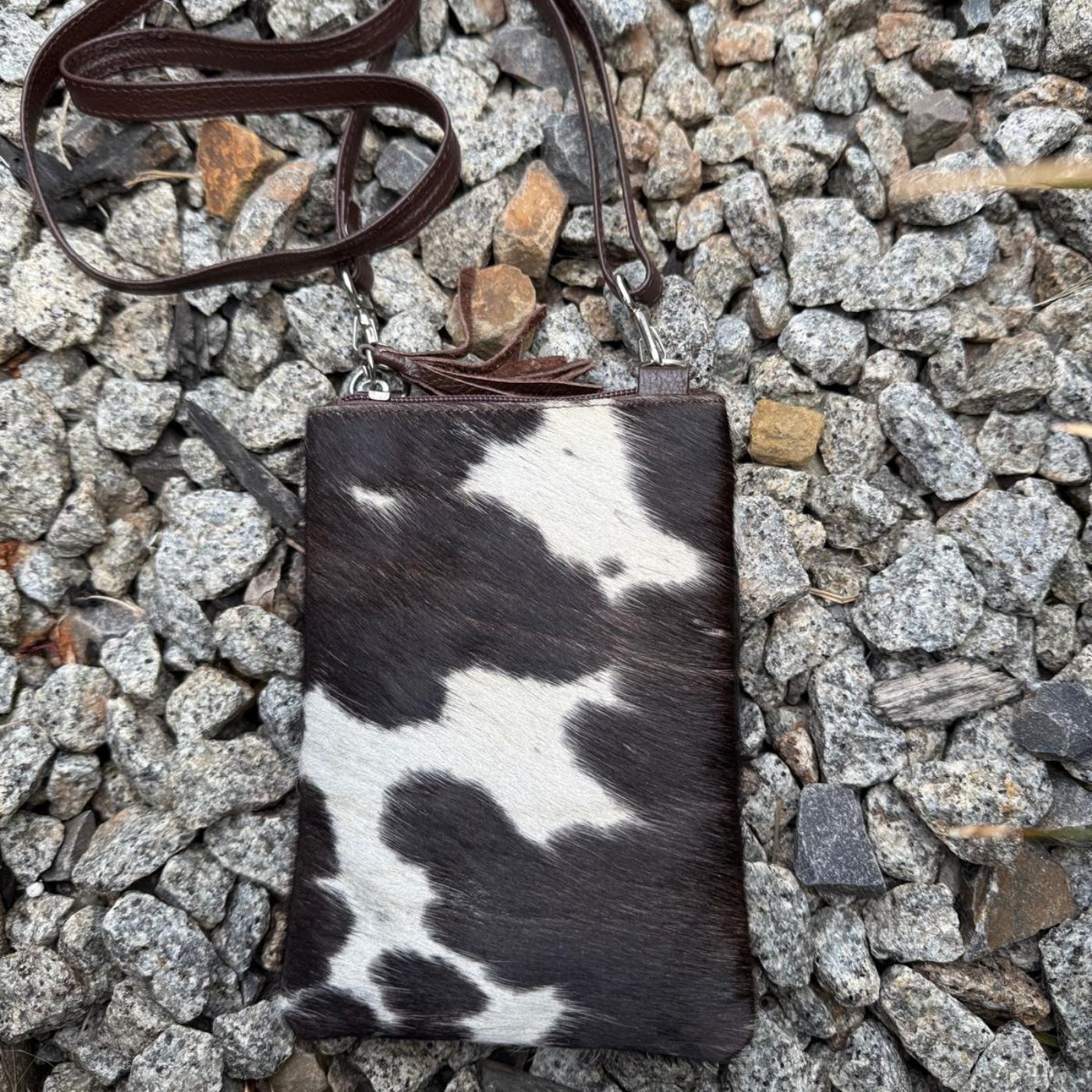 Cowhide Mobile Pouch – Adjustable for All Phone Sizes Leather Lovers