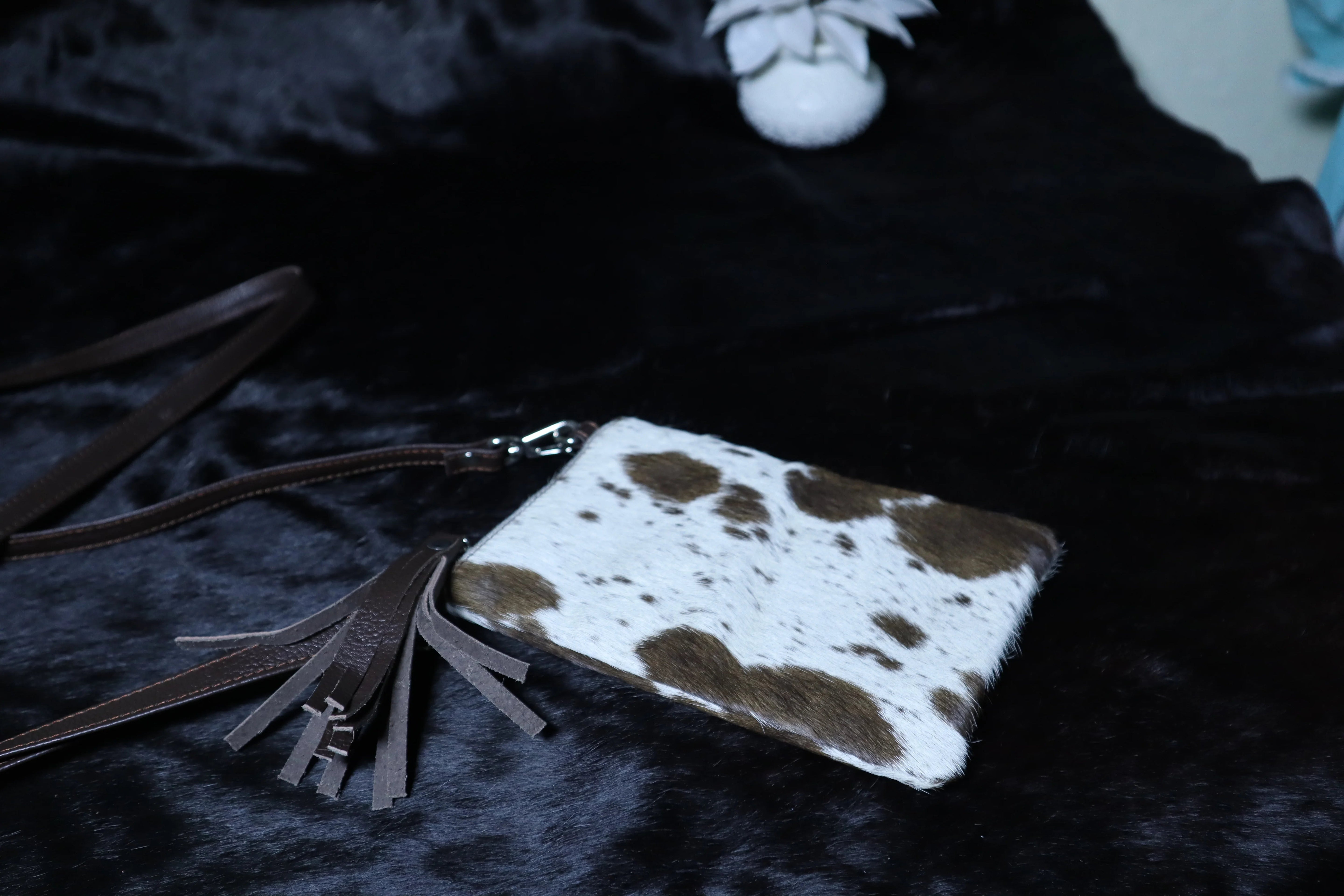Cowhide Mobile Pouch – Long Crossbody Phone Bag Leather Lovers