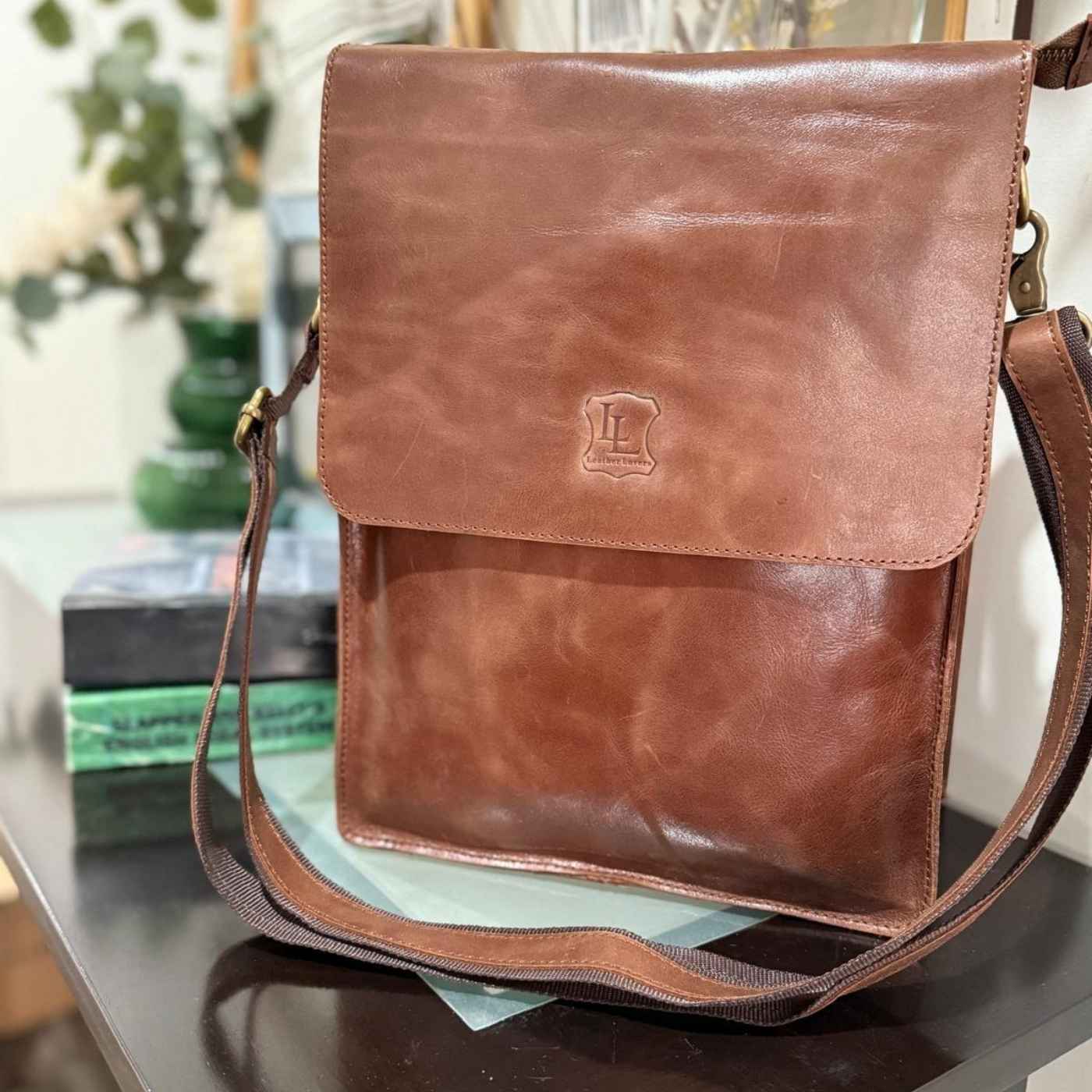 Slim Fit Laptop Bag – Sleek & Functional Cow Nappa Leather Leather Lovers