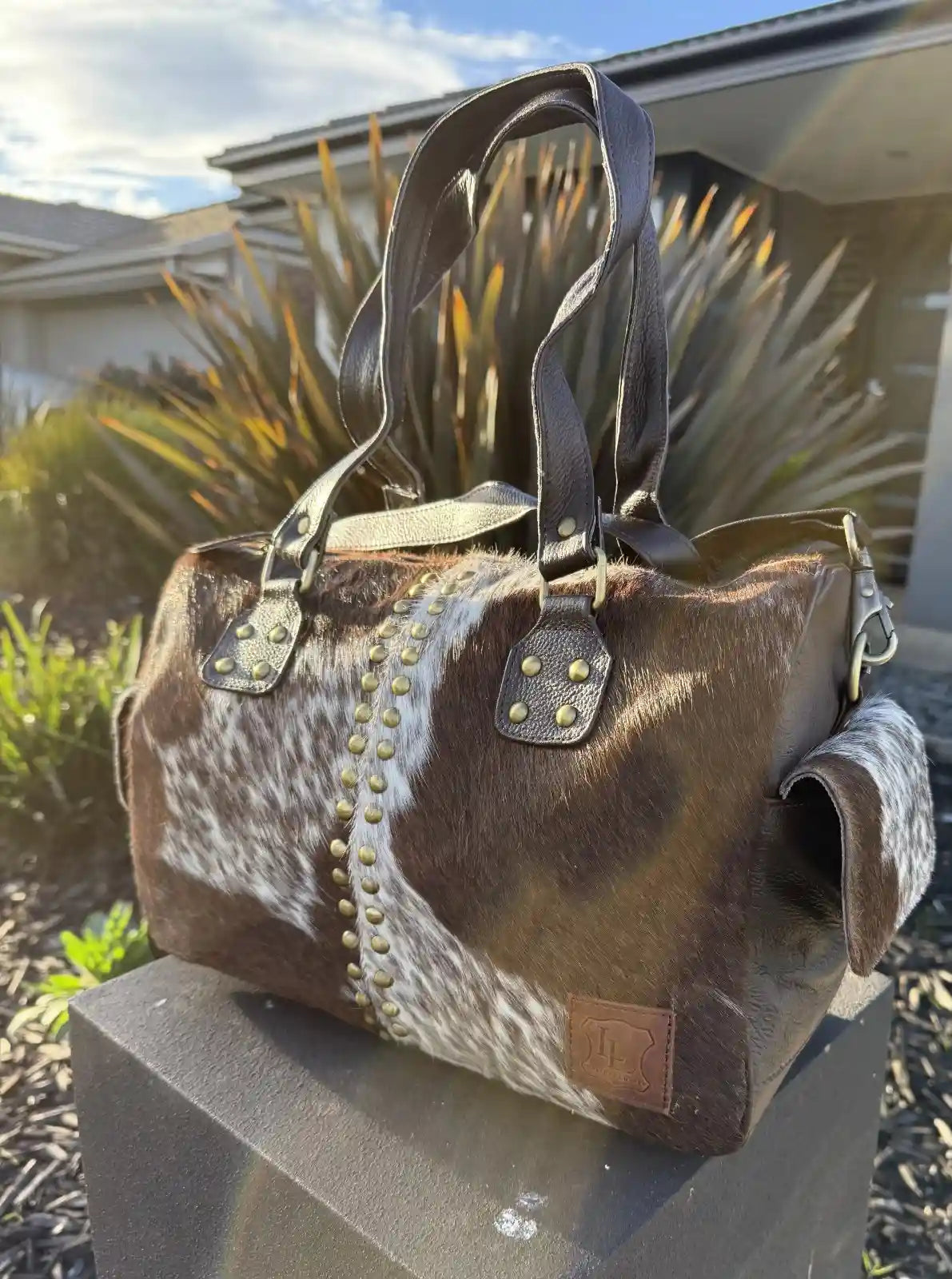 Small Cowhide Duffel Bag – Stylish Travel Bag with Adjustable Shoulder Strap Leather Lovers