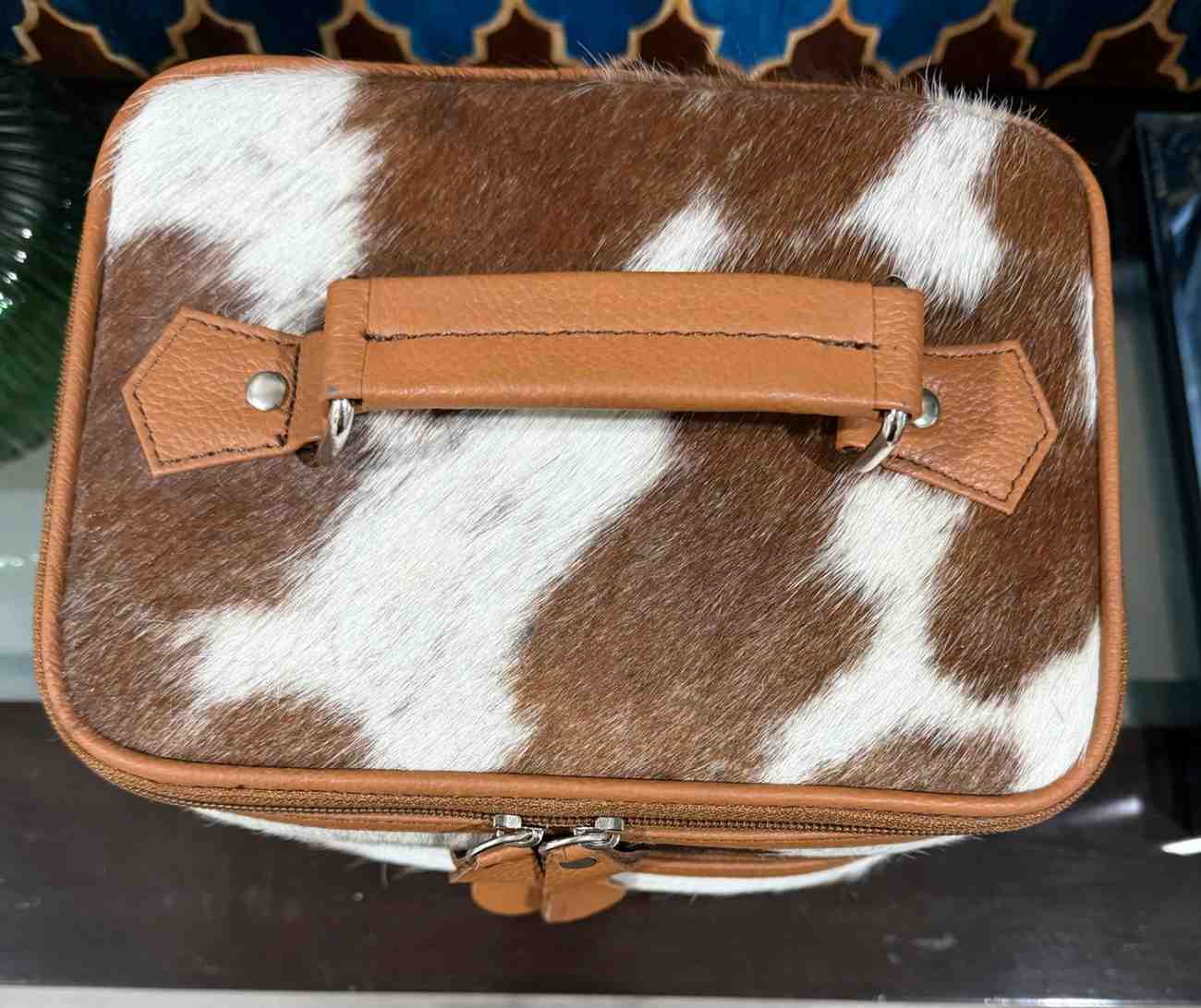 Cowhide Makeup Beauty Box – Cosmetic Case with Mirror