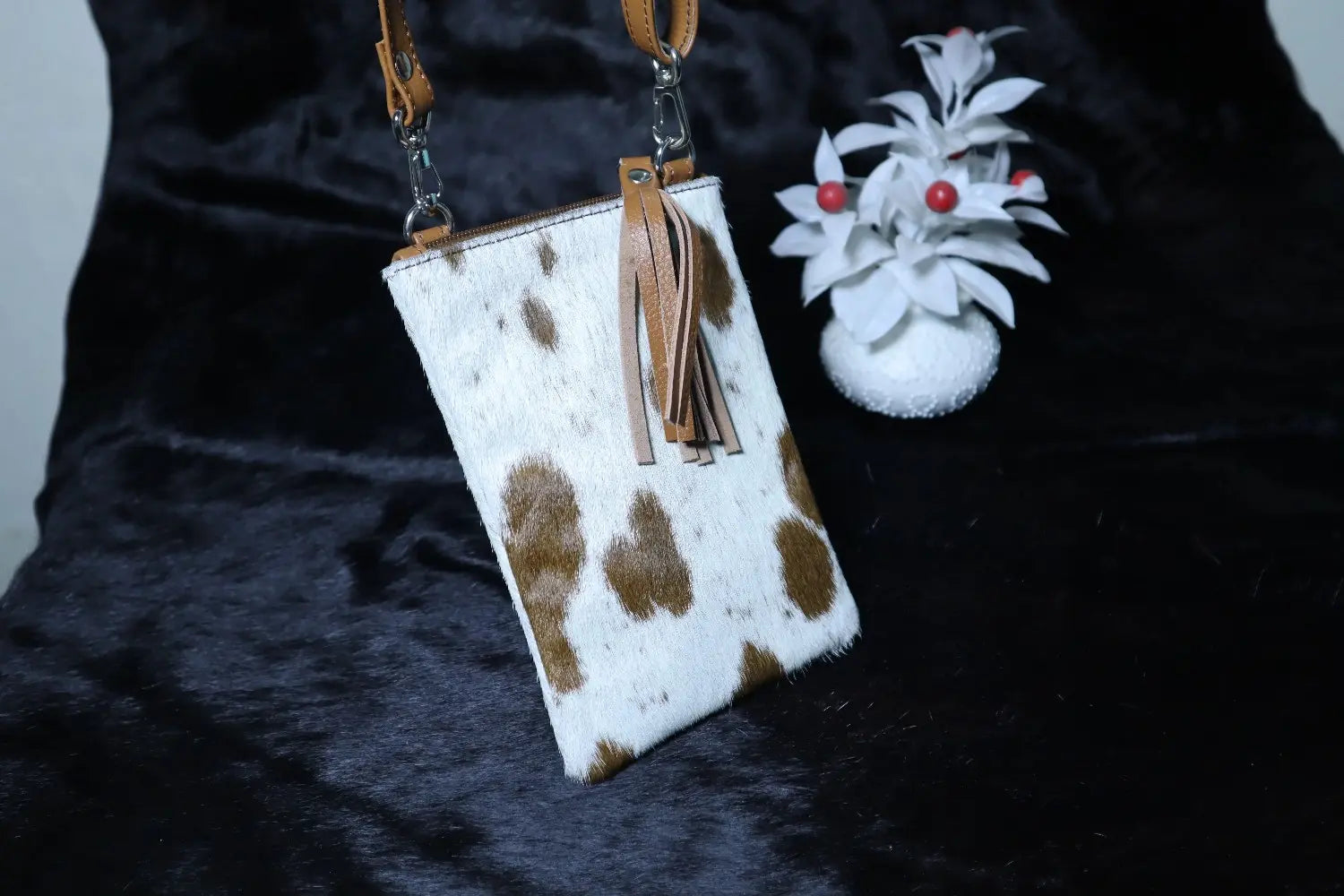 Cowhide Mobile Pouch – Long Crossbody Phone Bag