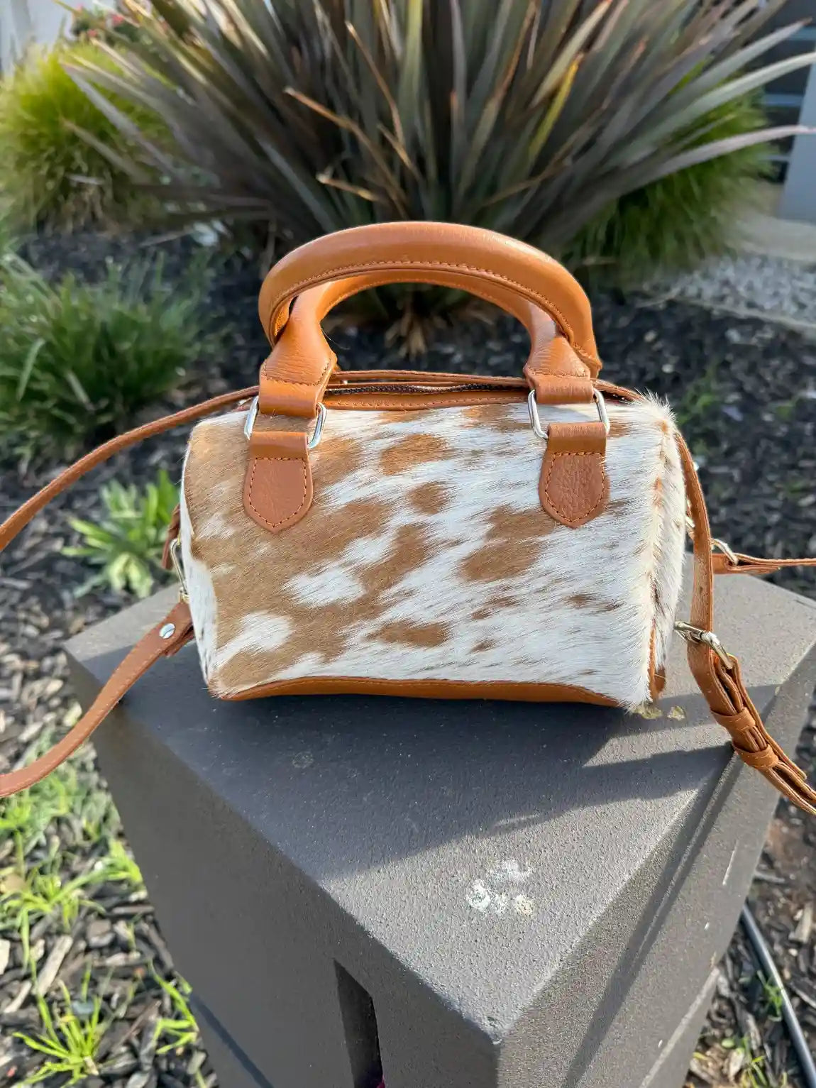 Cowhide-TT-Crossbody Leather Lovers