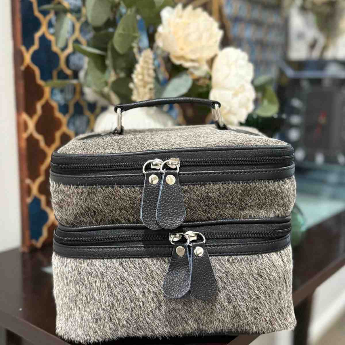 Cowhide Makeup Beauty Box – Cosmetic Case with Mirror