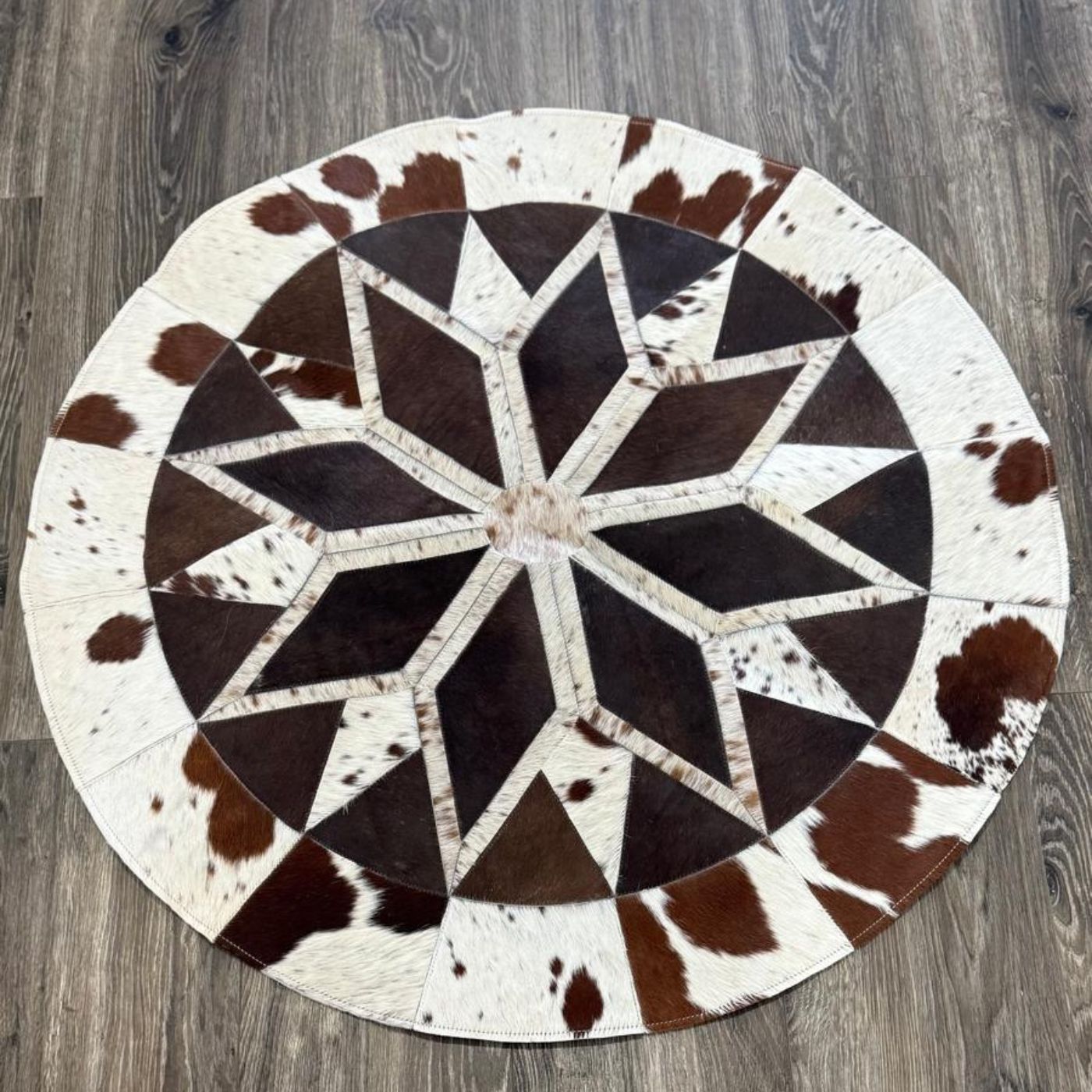 Cowhide Handmade Round Rug – Natural Leather Carpet
