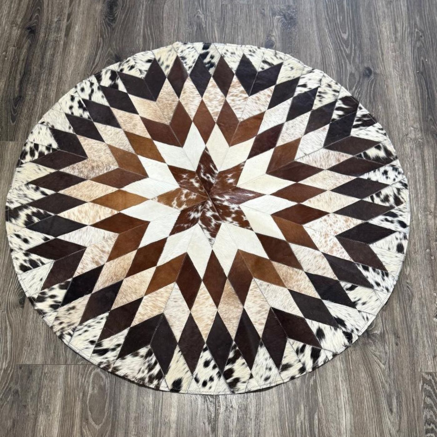 Cowhide Handmade Round Rug – Natural Leather Carpet