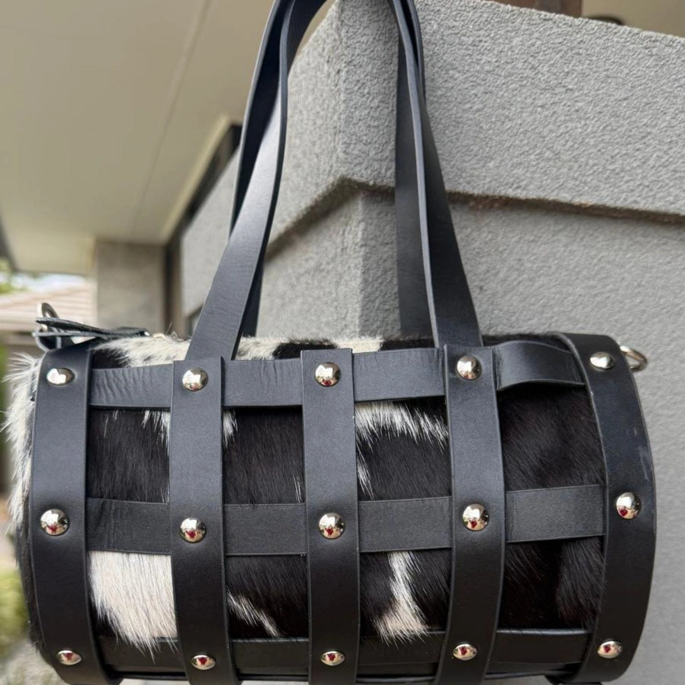 Shell Capsule Cowhide Leather Purse