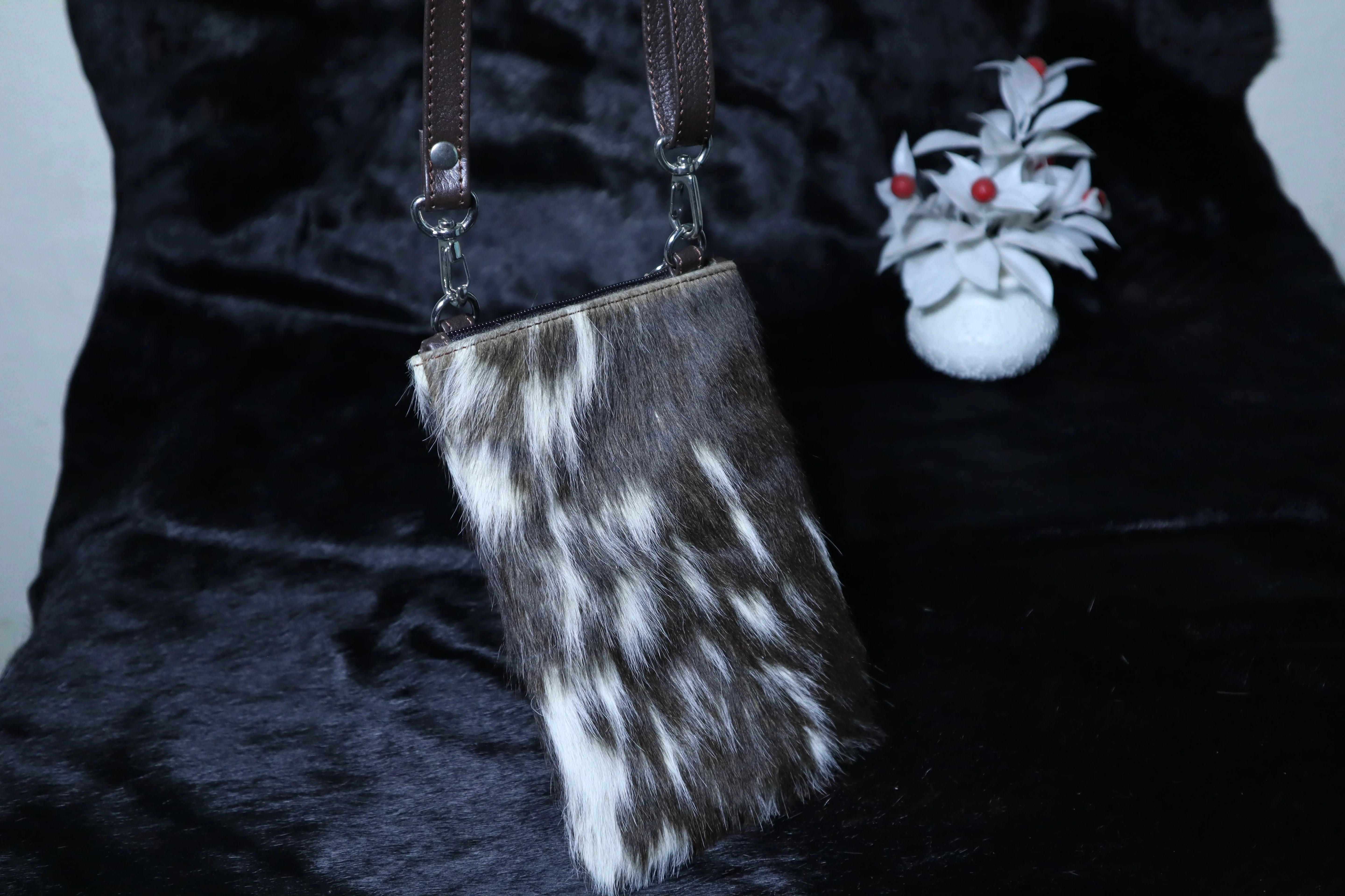 Cowhide Mobile Pouch – Long Crossbody Phone Bag