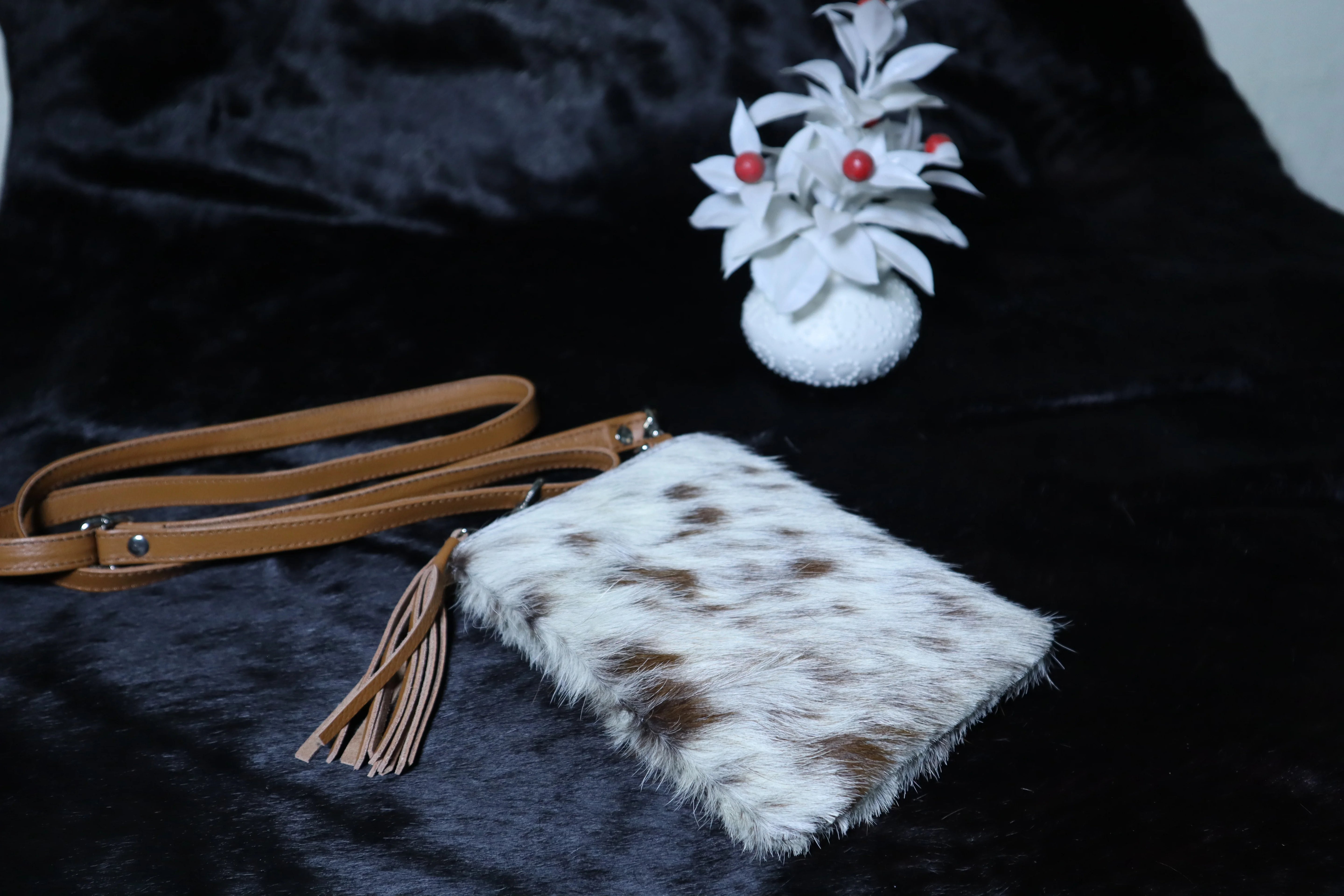 Cowhide Mobile Pouch – Long Crossbody Phone Bag