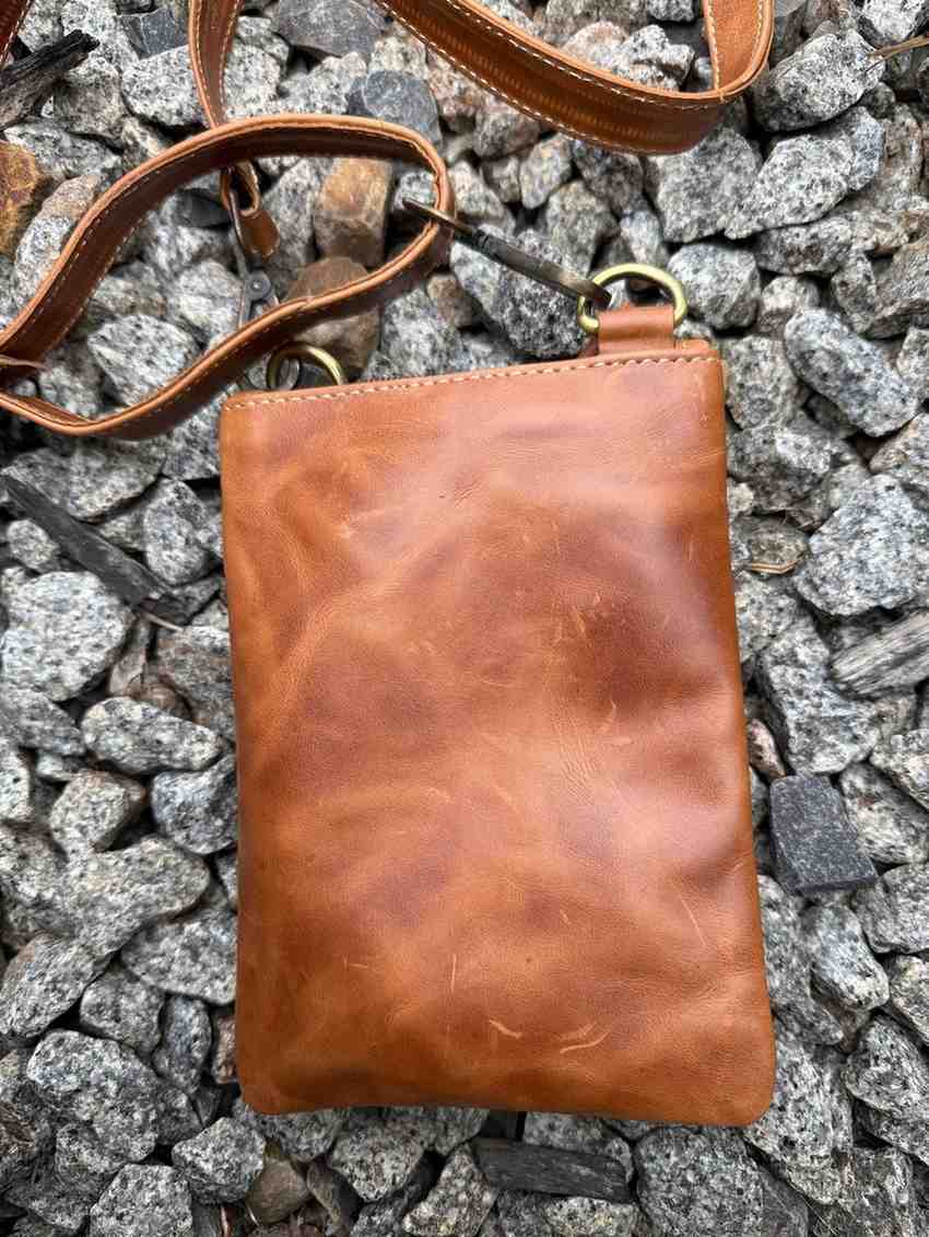Cow Leather Mobile Pouch – Adjustable Strap, Zipper Closure