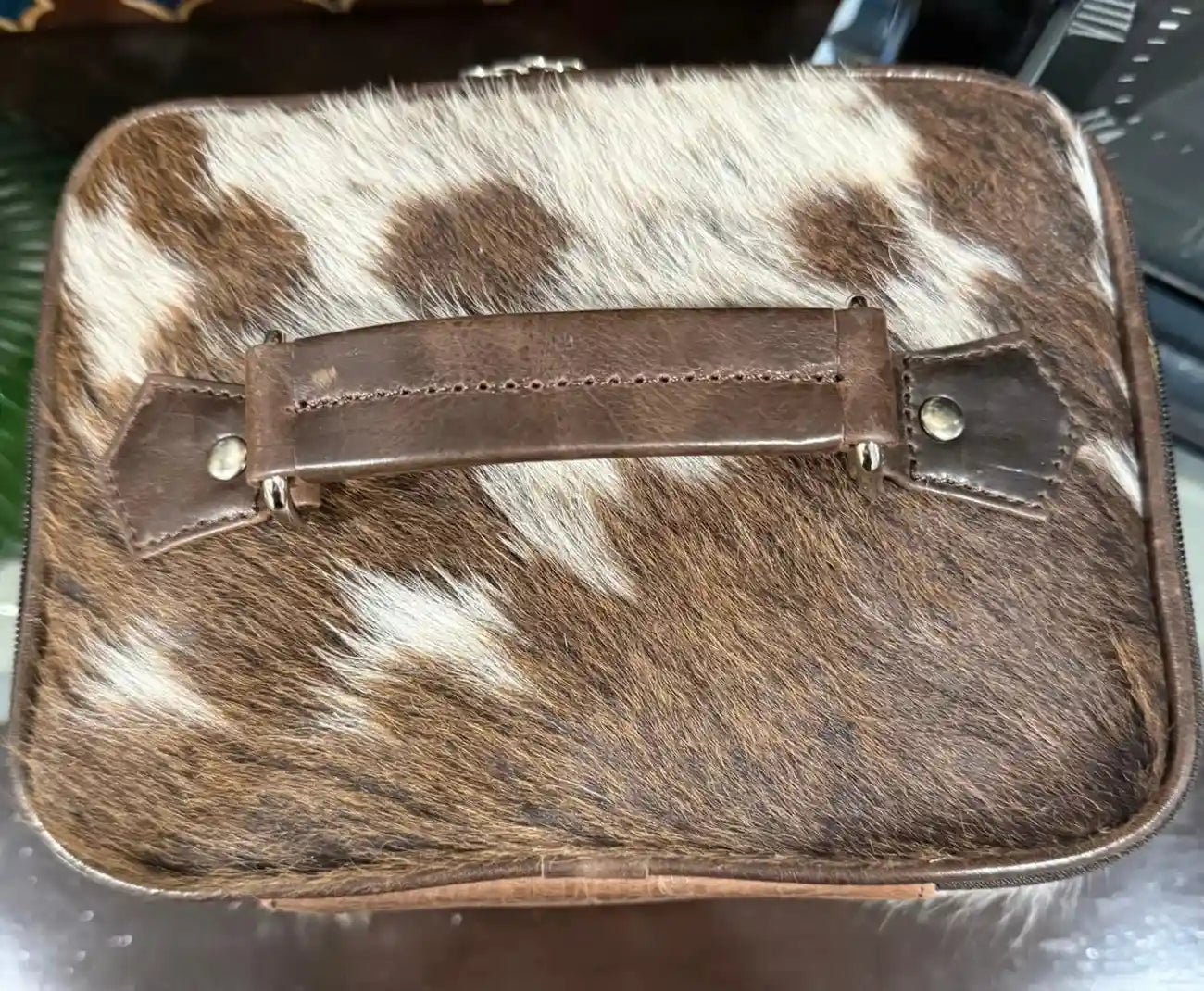Cowhide Makeup Beauty Box – Cosmetic Case with Mirror