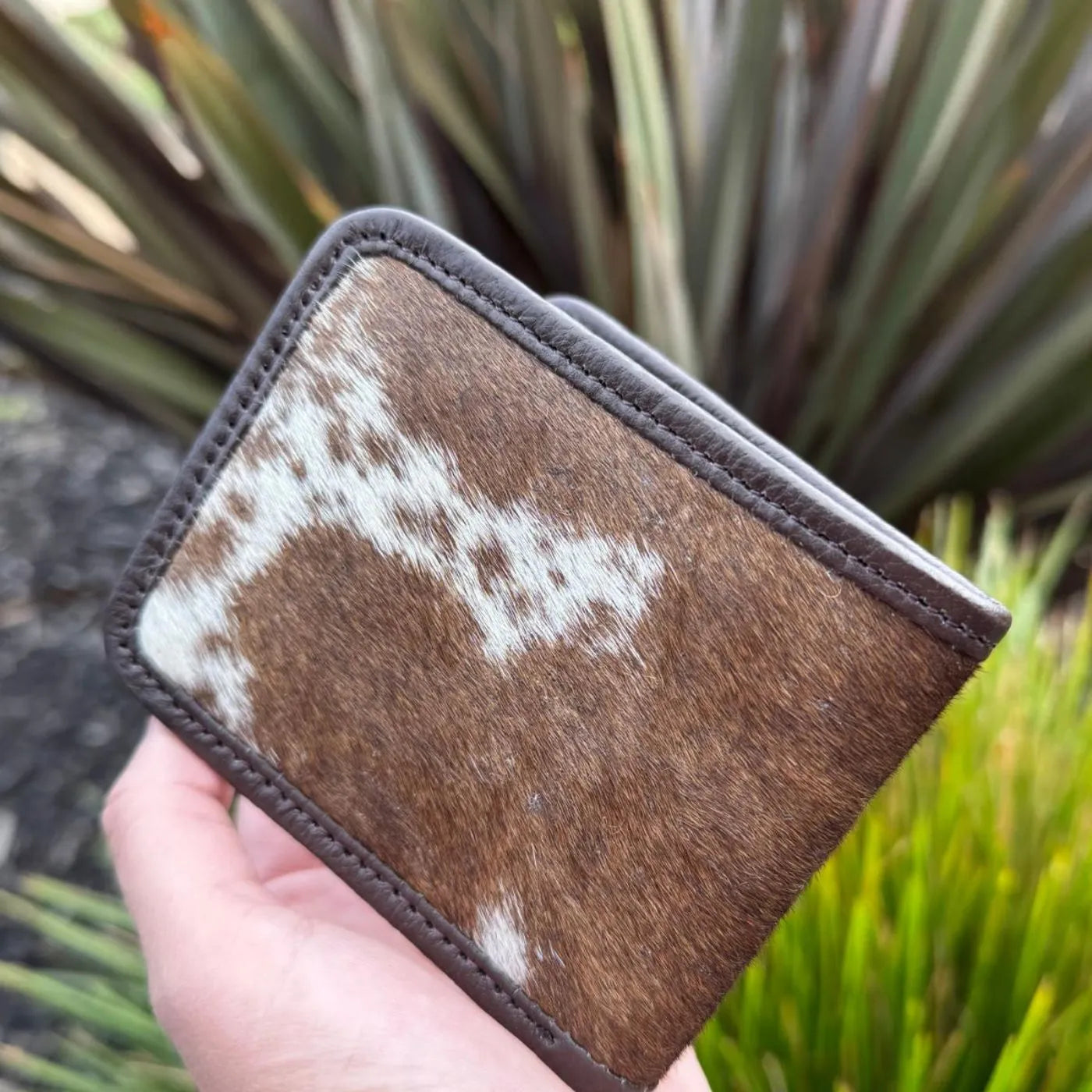Men’s Cowhide Leather Wallet – Brown | Classic Bifold Design