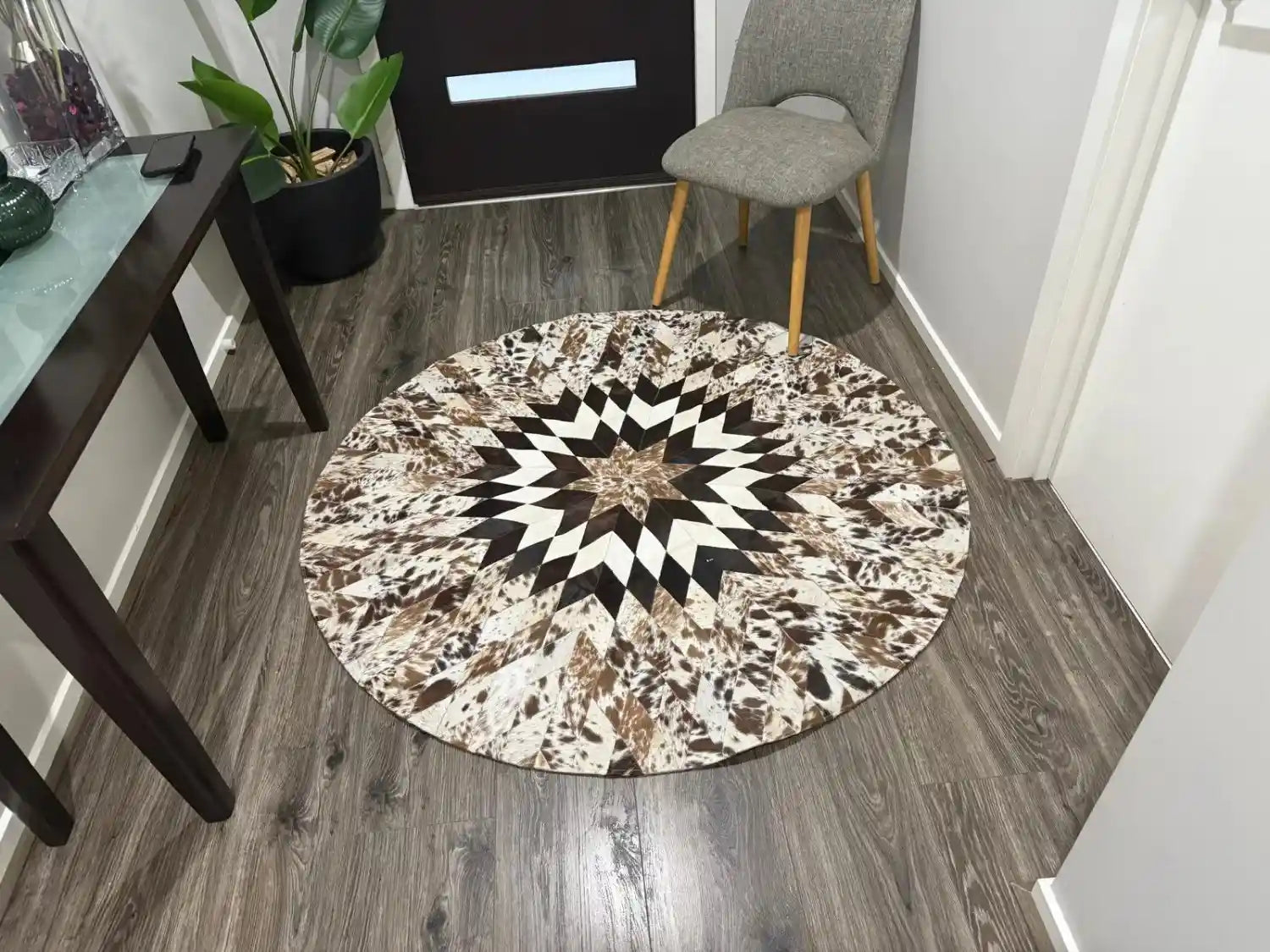 Cowhide Handmade Round Rug – Natural Leather Carpet