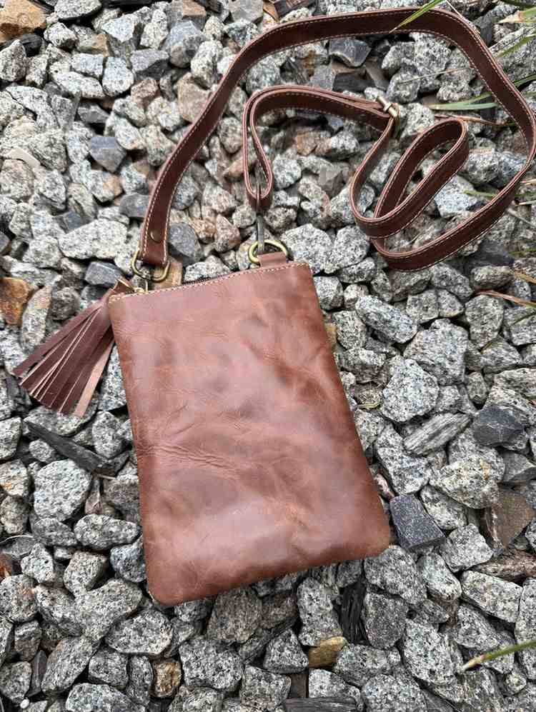 Cow Leather Mobile Pouch – Adjustable Strap, Zipper Closure